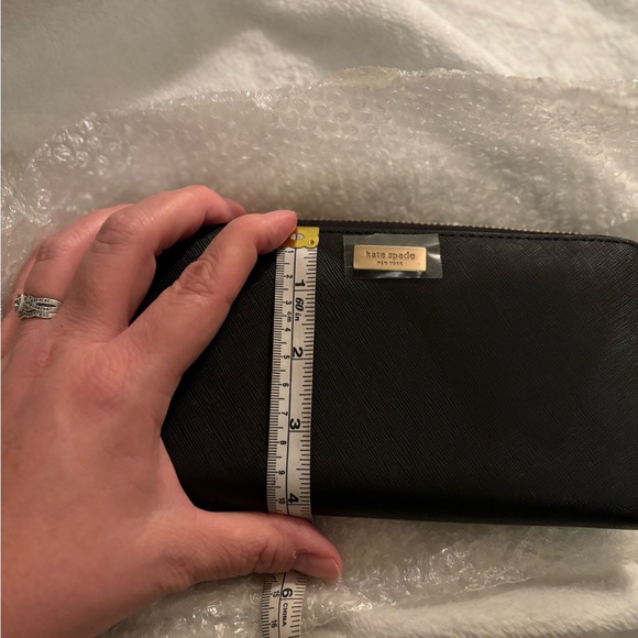 New without tag KATE SPADE zip around wallet. - Picture 8 of 11